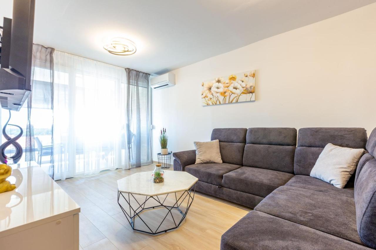 Apolon 2Bdr Apartment With Balcony Zadar Eksteriør billede