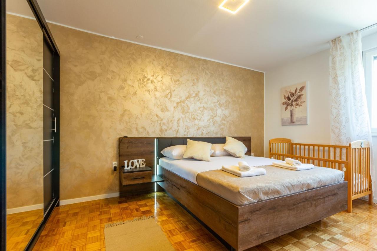 Apolon 2Bdr Apartment With Balcony Zadar Eksteriør billede