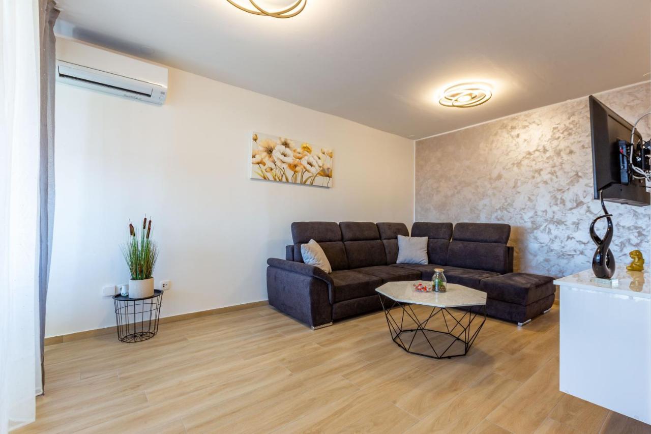 Apolon 2Bdr Apartment With Balcony Zadar Eksteriør billede
