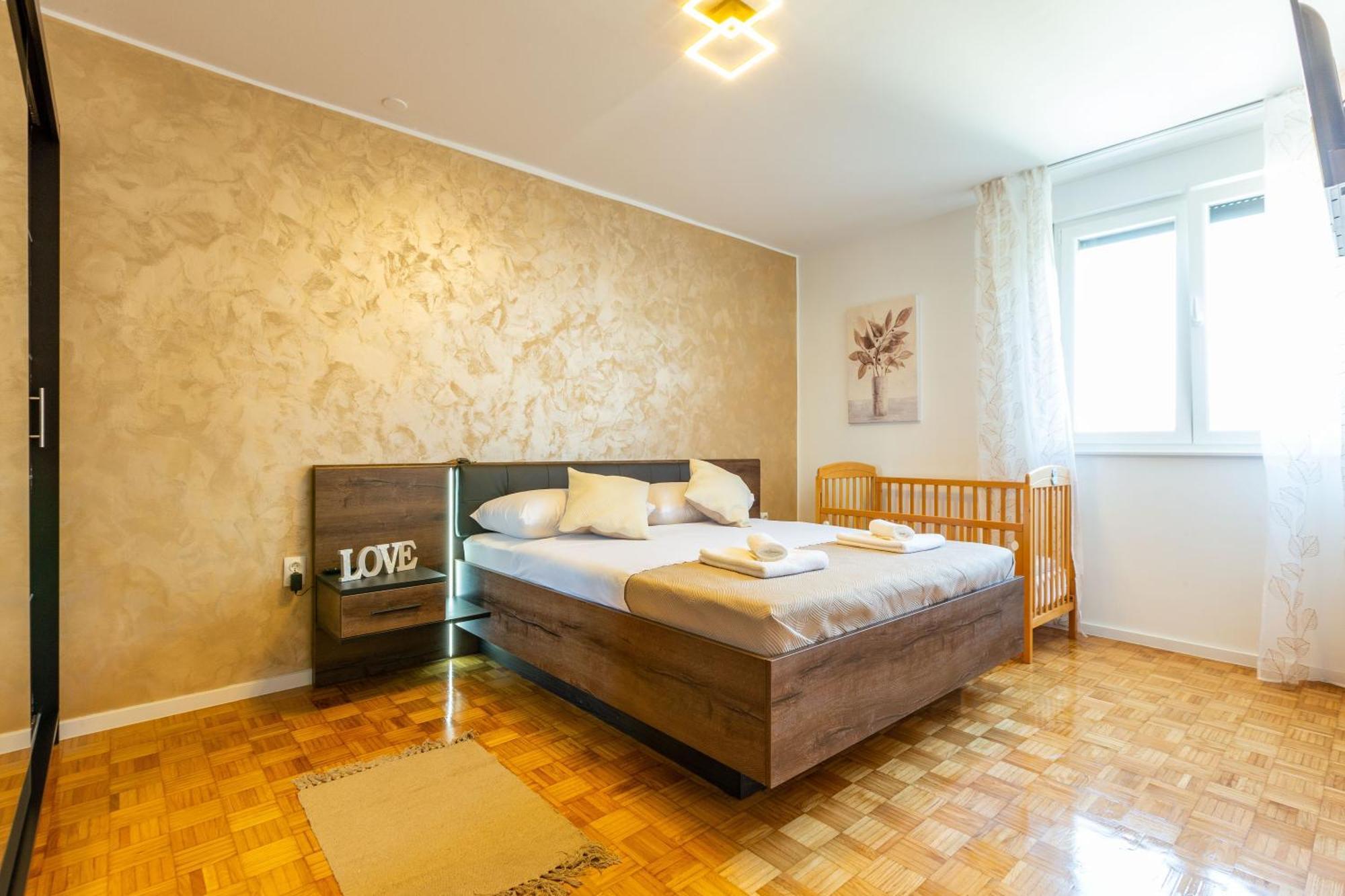 Apolon 2Bdr Apartment With Balcony Zadar Eksteriør billede