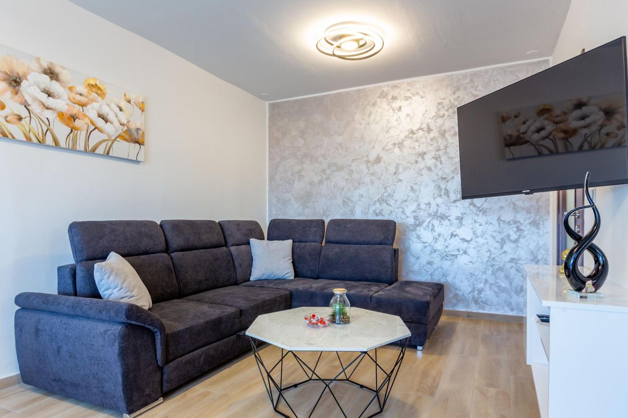 Apolon 2Bdr Apartment With Balcony Zadar Eksteriør billede